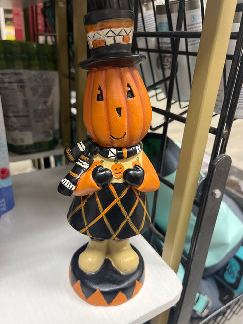 10.5" RESIN PUMPKIN MEN