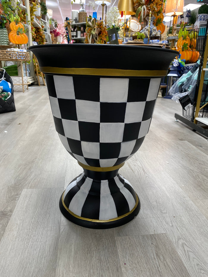 Black & White Planters Round