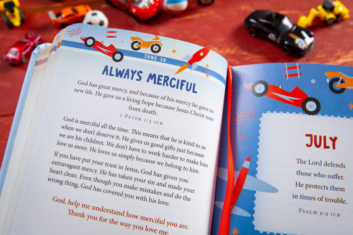 Daily Strength for Boys (Devotional, Ages 4-9)