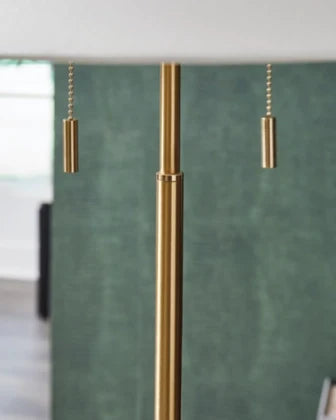 Gold pull lamp