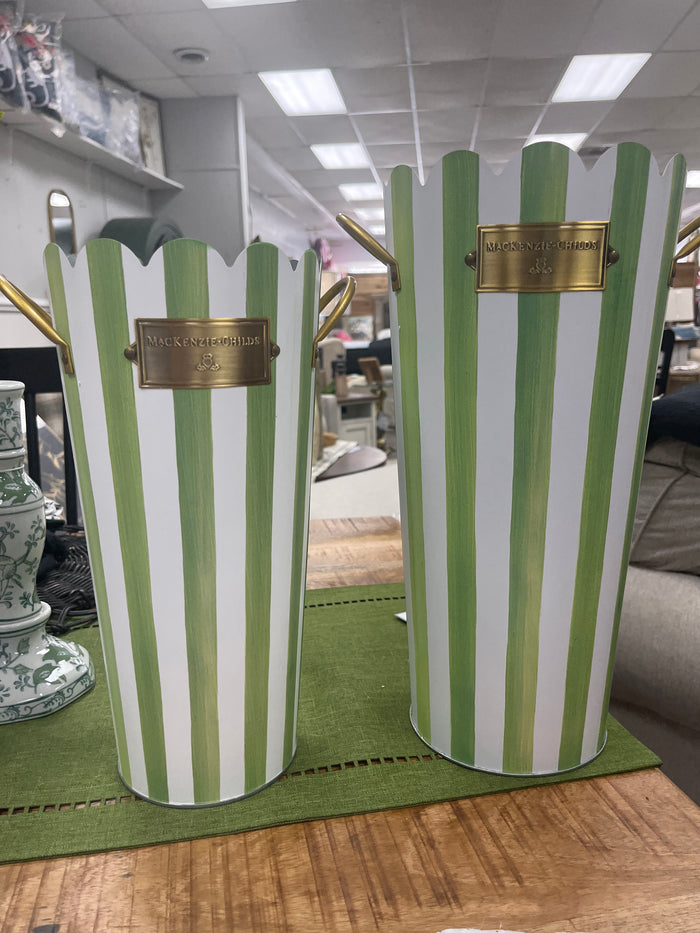 Grass green stripe flower bucket