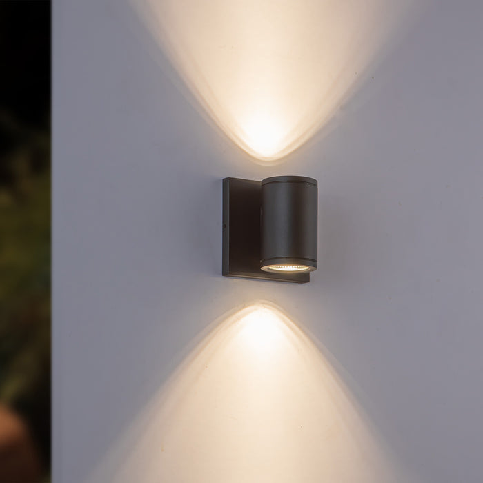 Nordic 4-in Aluminum Outdoor Wall Light